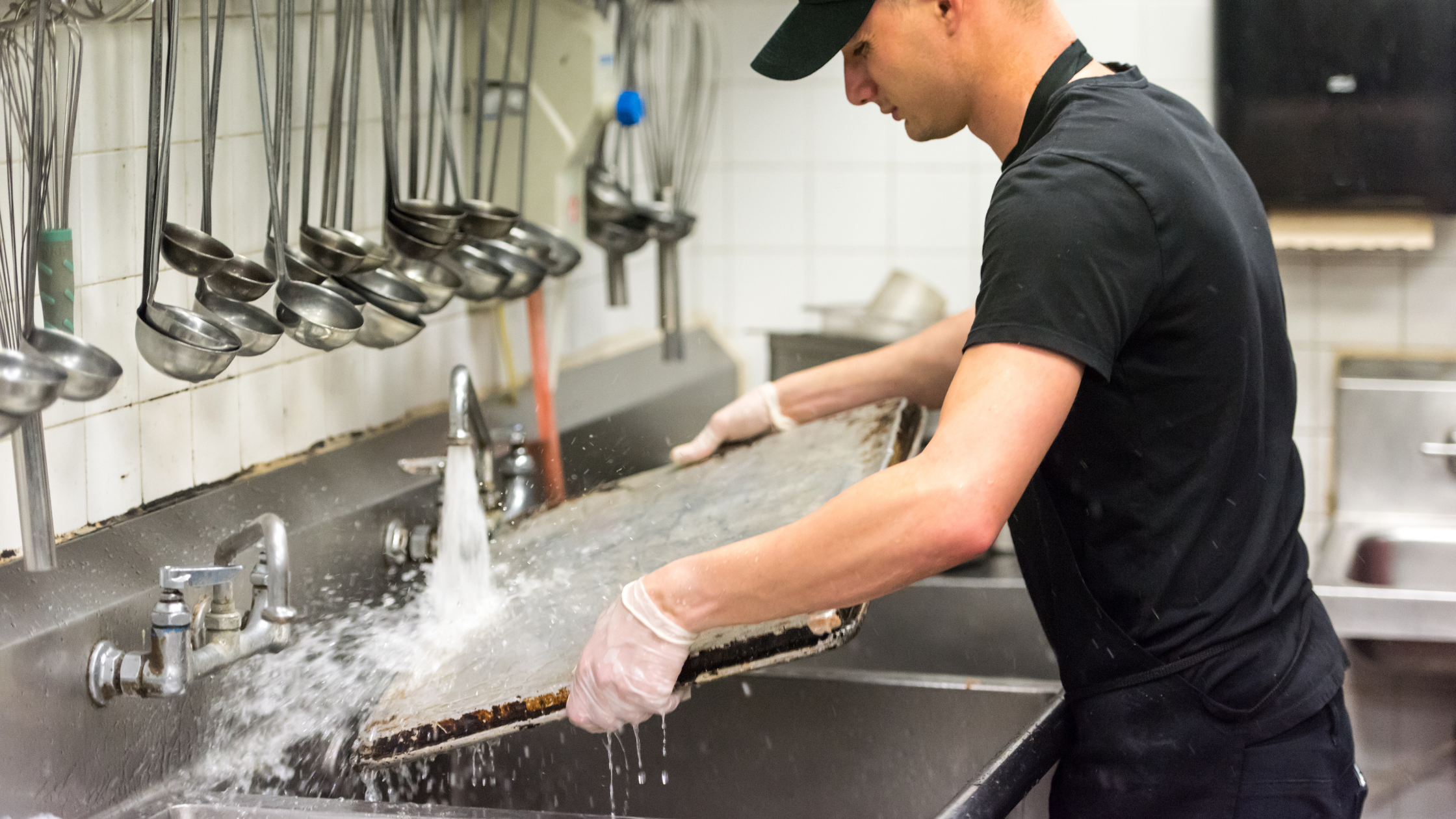 Produktbild von Qualifiziertes Hilfspersonal für Küchen- und Spülerdienste